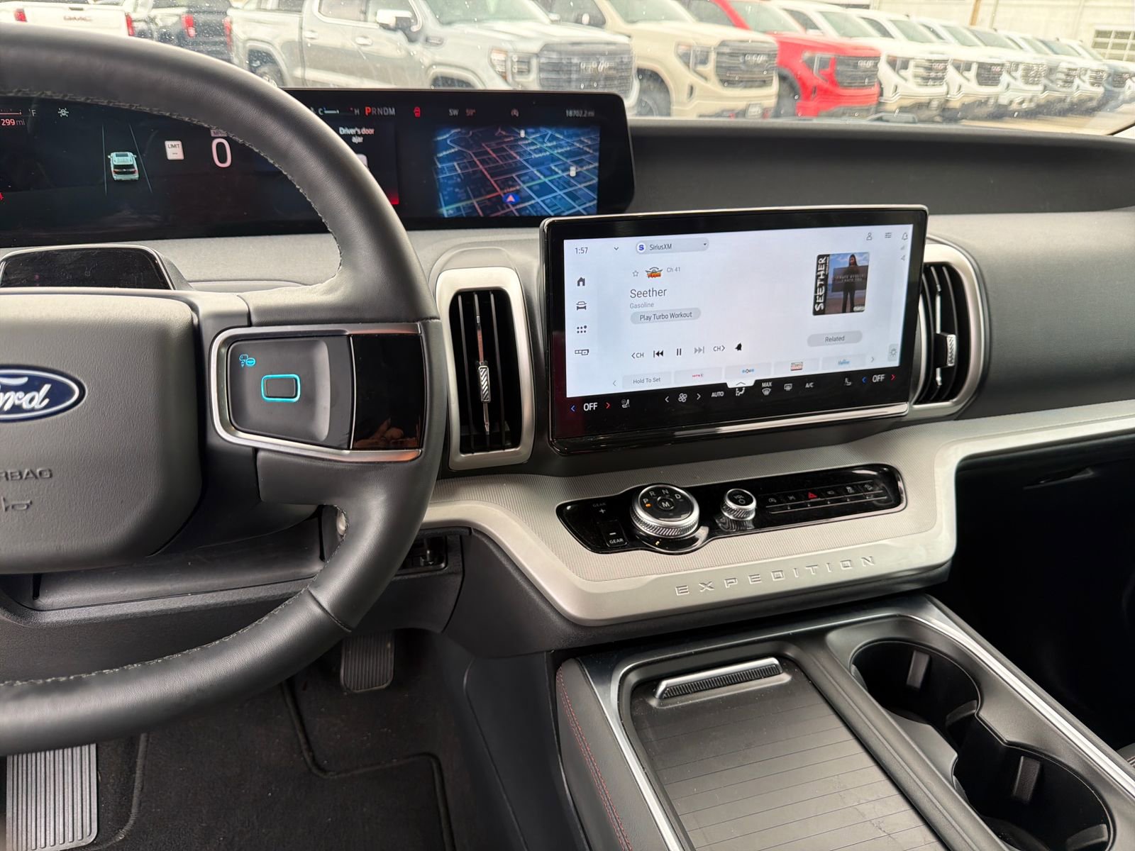 Used 2025 Ford Expedition Active AWD/4WD image 29