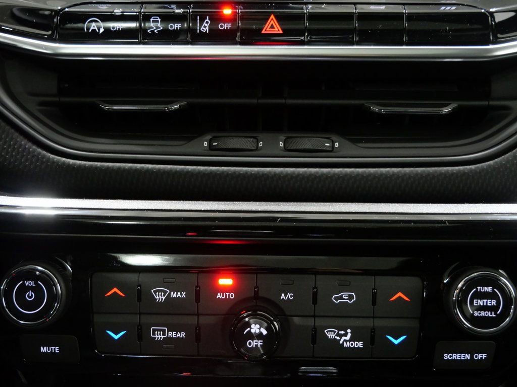 New 2026 Jeep Compass Latitude w/ Sun and Sound Group image 20