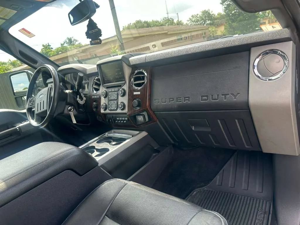 Used 2016 Ford F250 Lariat w/ Lariat Ultimate Package AWD/4WD image 17