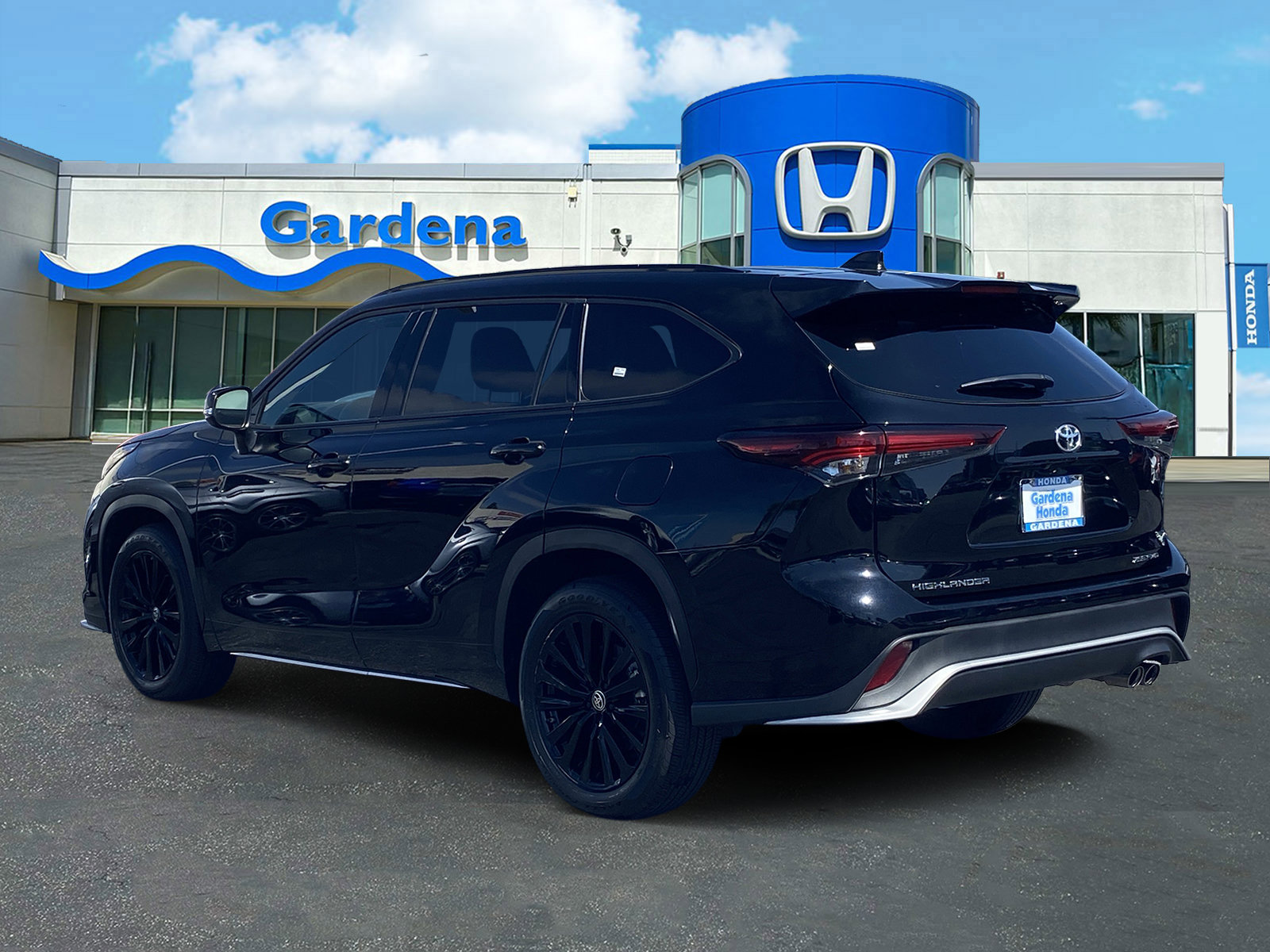 Used 2025 Toyota Highlander XSE AWD/4WD image 4