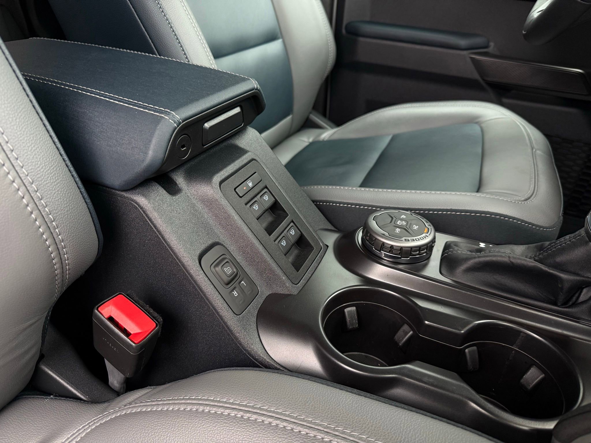 Used 2024 Ford Bronco Outer Banks image 28