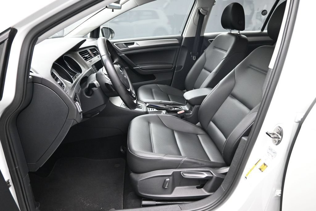 Used 2017 Volkswagen Golf Wolfsburg Edition FWD image 17