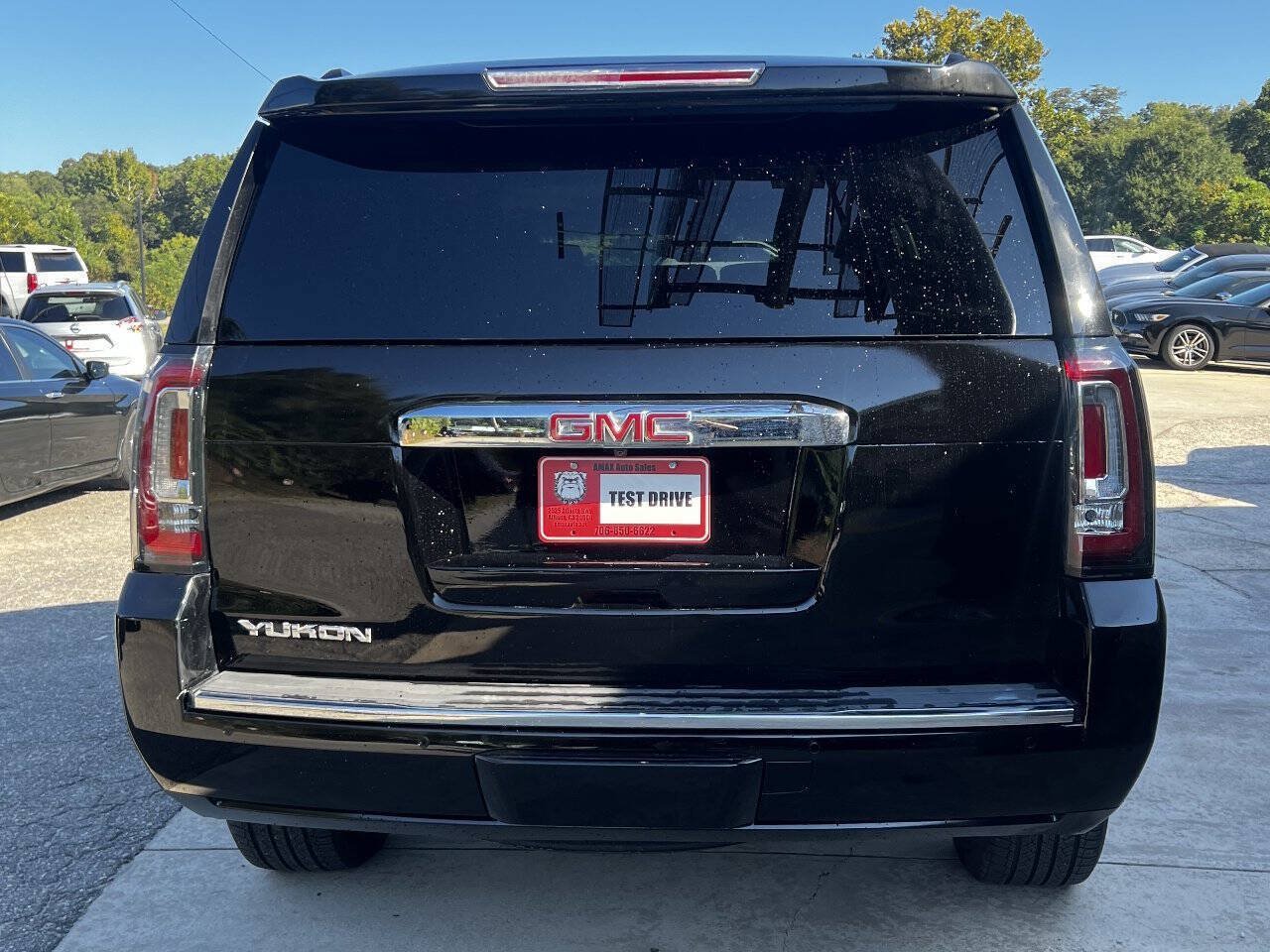 Used 2017 GMC Yukon Denali w/ Open Road Package AWD/4WD image 5