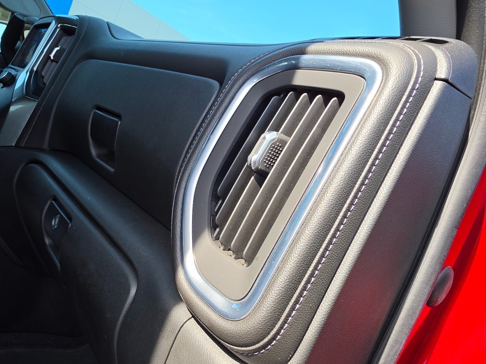 Used 2021 Chevrolet Silverado 1500 LTZ AWD/4WD image 16
