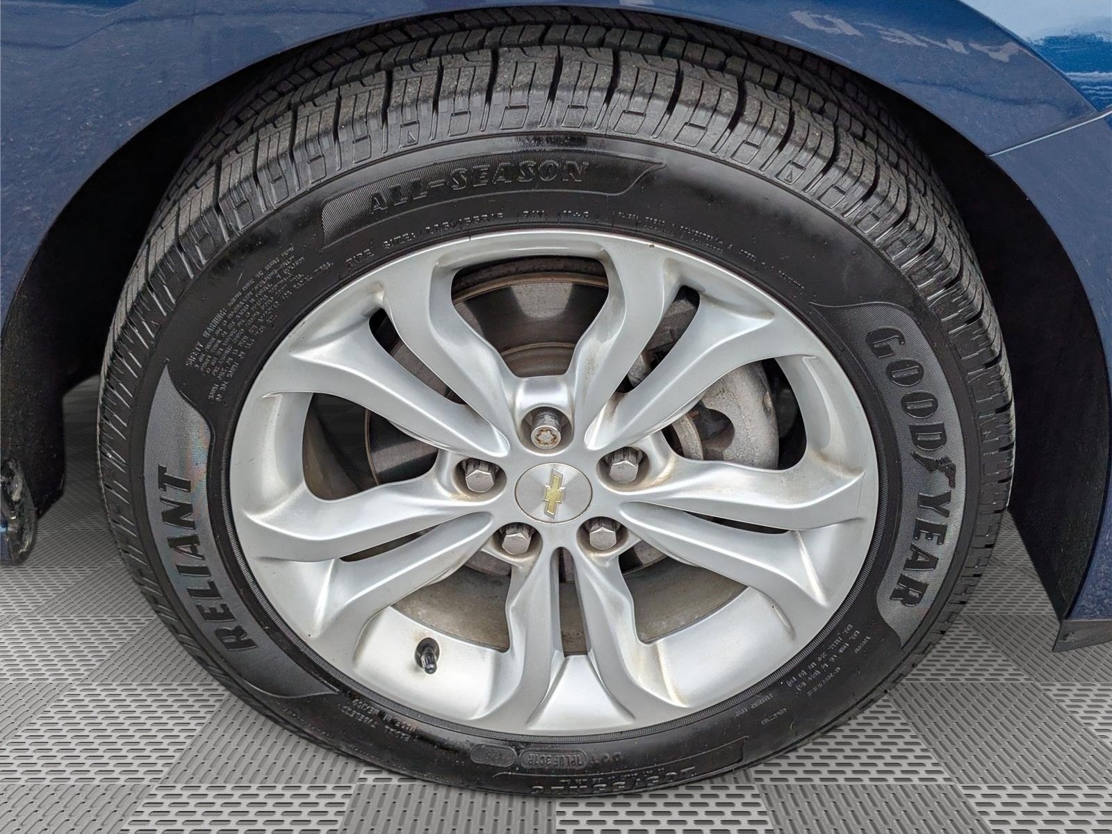 Used 2019 Chevrolet Cruze LT w/ Convenience Package FWD image 11