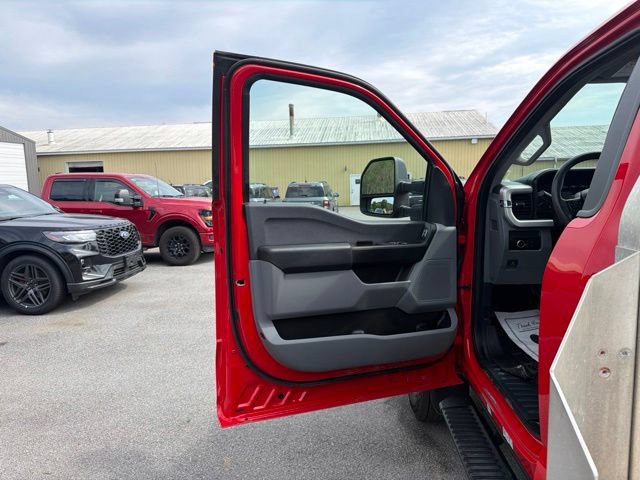 Certified 2024 Ford F550 4x4 Regular Cab Super Duty image 19