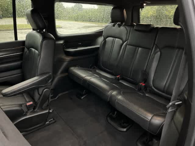 Certified 2024 Jeep Wagoneer Series II AWD/4WD image 33