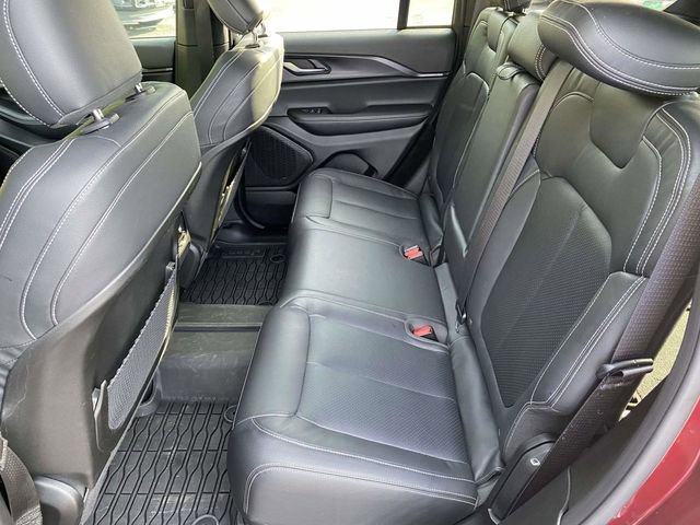 Used 2025 Jeep Grand Cherokee Laredo X w/ Luxury Tech Group I image 16