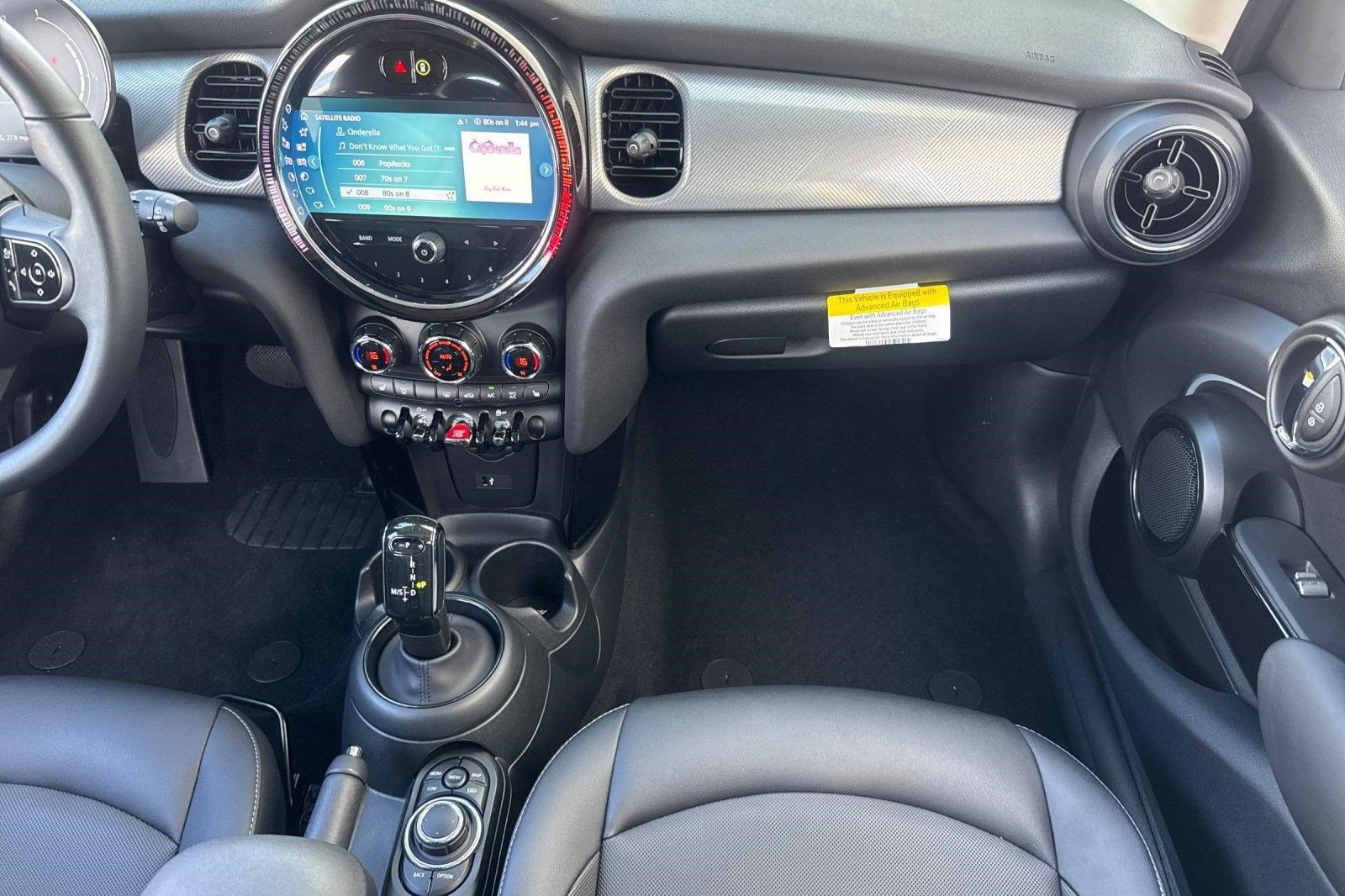 Used 2023 MINI Cooper 4-Door Hardtop image 28