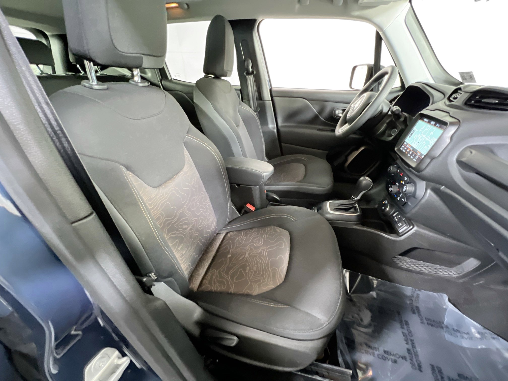Used 2023 Jeep Renegade Latitude w/ Sun/Sound Group AWD/4WD image 27