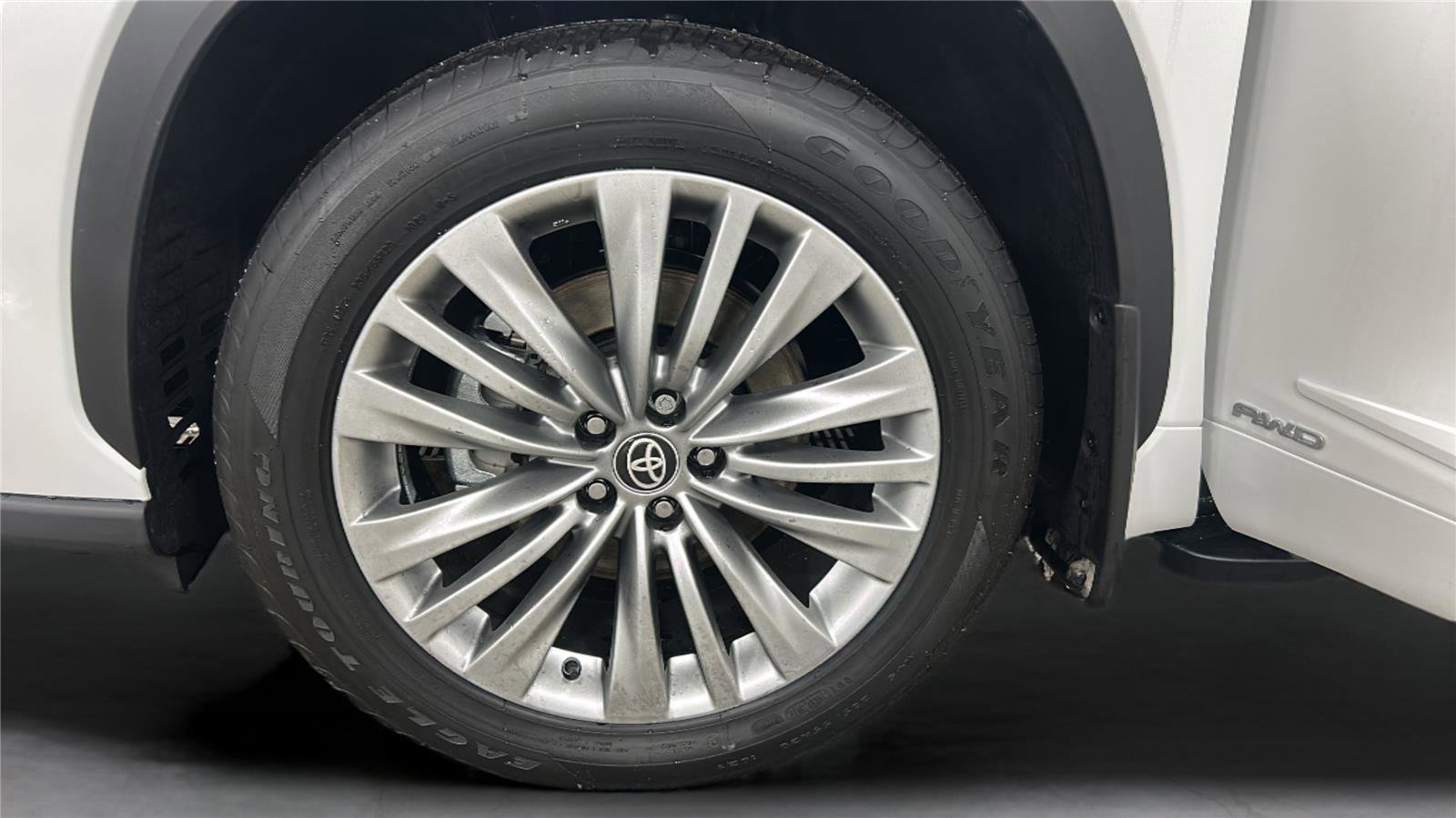 New 2026 Toyota Highlander Platinum image 23