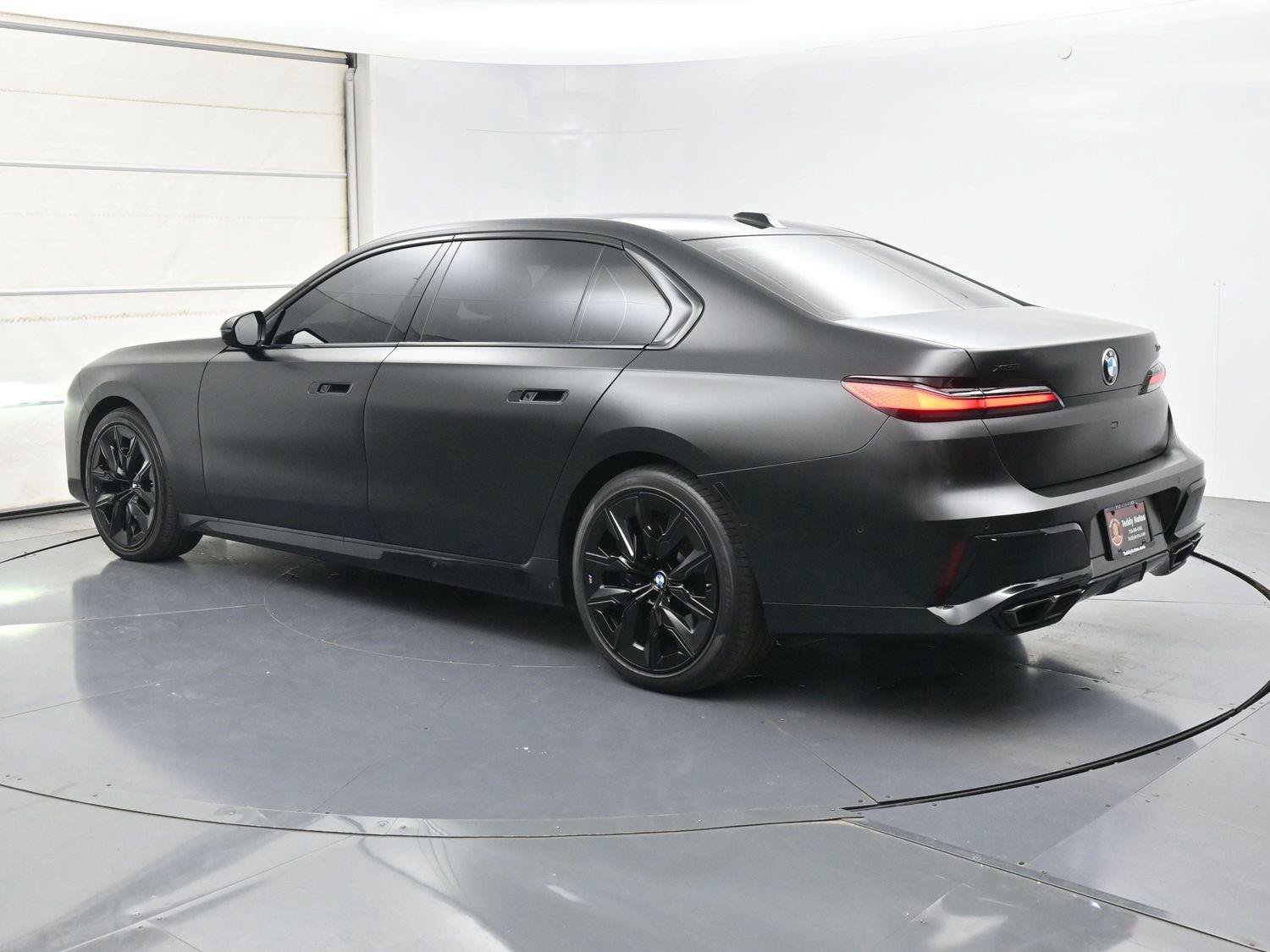 Used 2023 BMW 760i xDrive w/ Executive Package AWD/4WD image 27