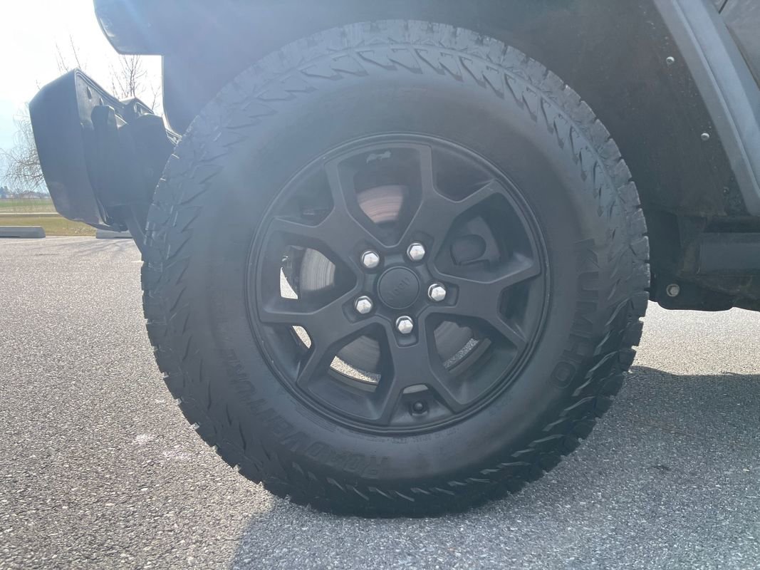 Used 2022 Jeep Wrangler Unlimited Willys image 13