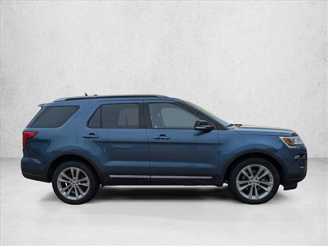 Used 2018 Ford Explorer XLT w/ Equipment Group 202A AWD/4WD image 4