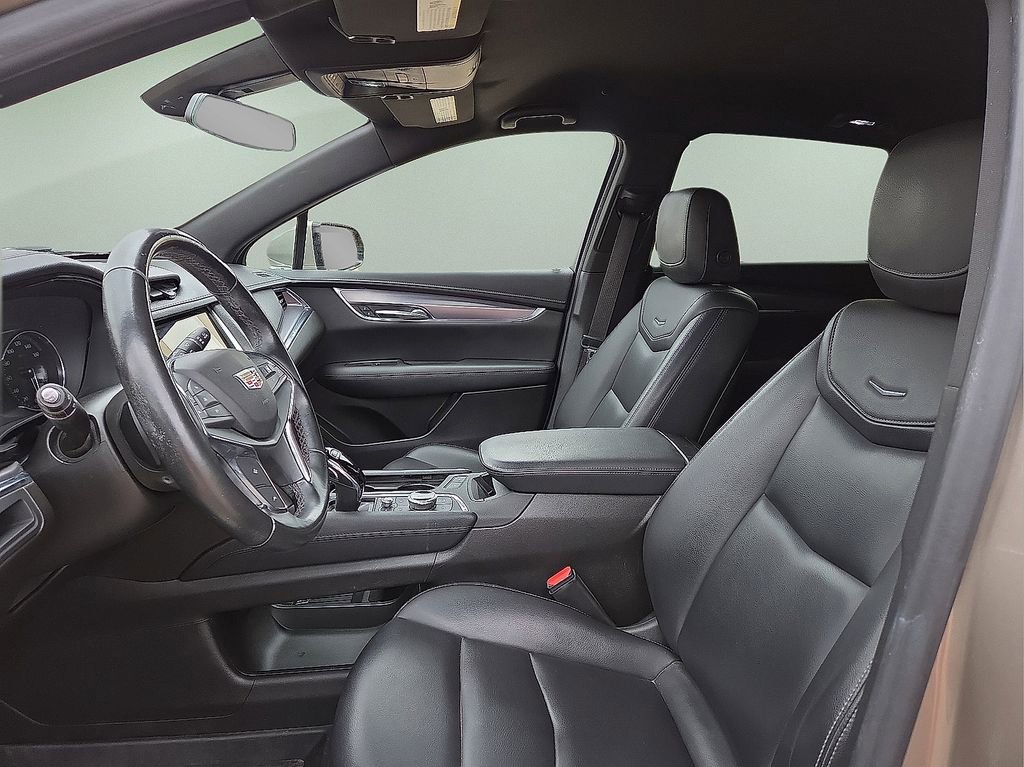 Used 2023 Cadillac XT5 Luxury w/ LPO, Floor Liner Package FWD image 24