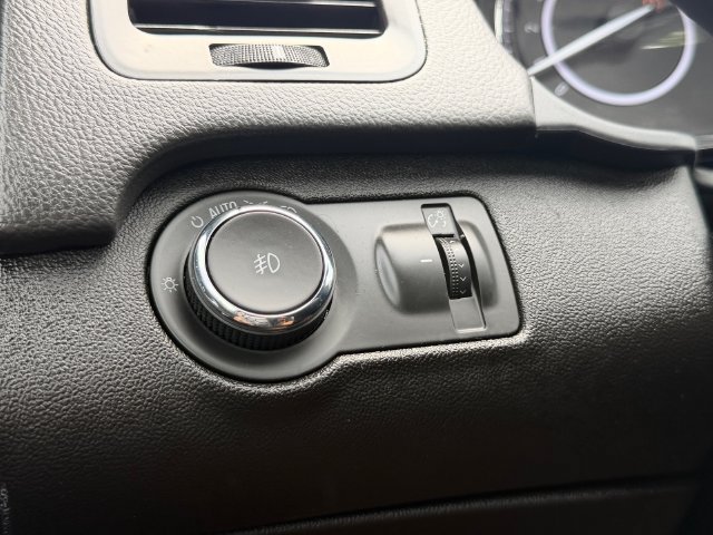 Used 2016 Buick Regal Premium w/ Driver Confidence Package #1 FWD image 29