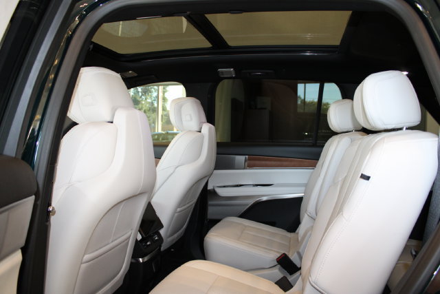 New 2027 Cadillac Vistiq Luxury AWD/4WD image 8