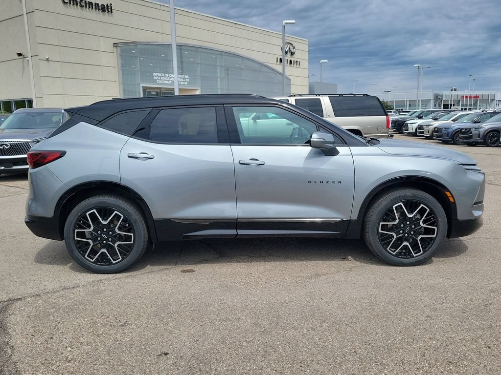 Used 2023 Chevrolet Blazer RS w/ Driver Confidence II Package FWD image 6