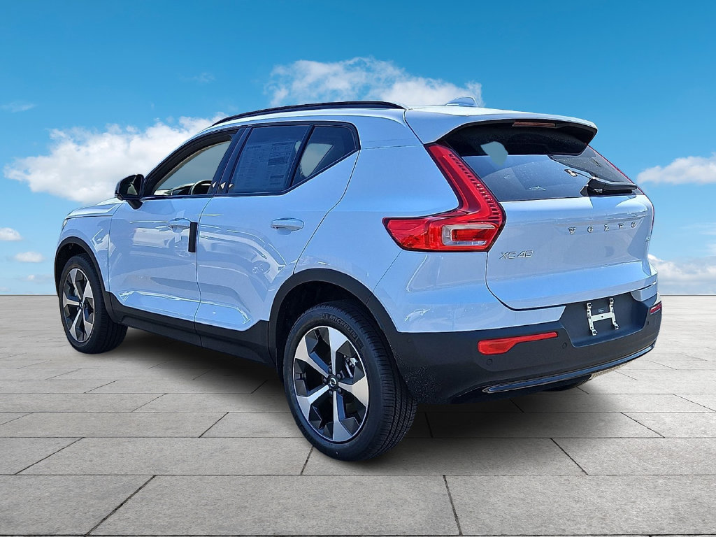 New 2026 Volvo XC40 B5 Plus w/ Climate Package AWD/4WD image 4