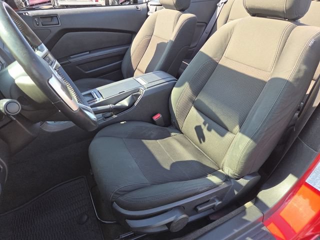 Used 2014 Ford Mustang Convertible RWD image 27