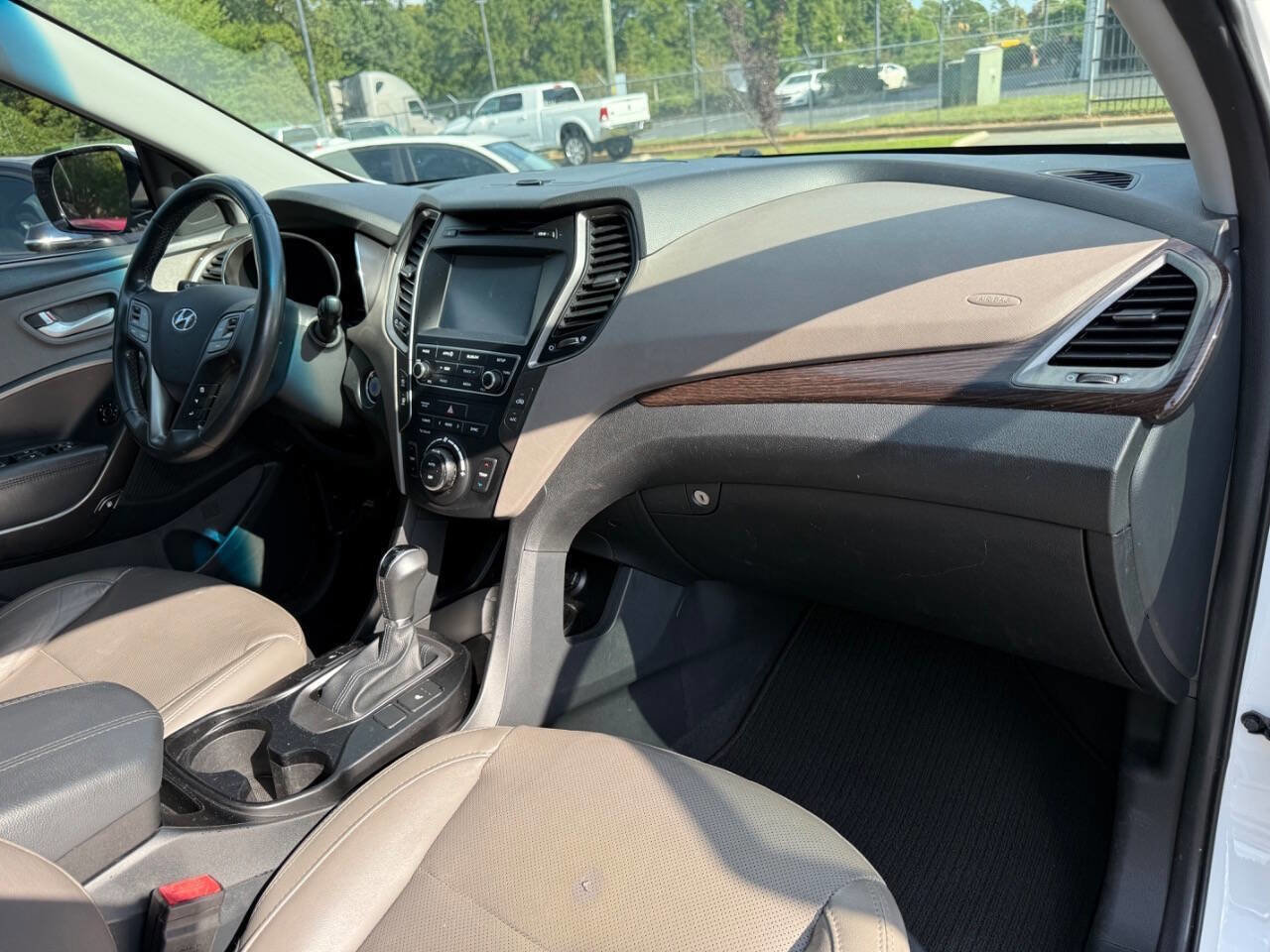 Used 2017 Hyundai Santa Fe Sport image 12