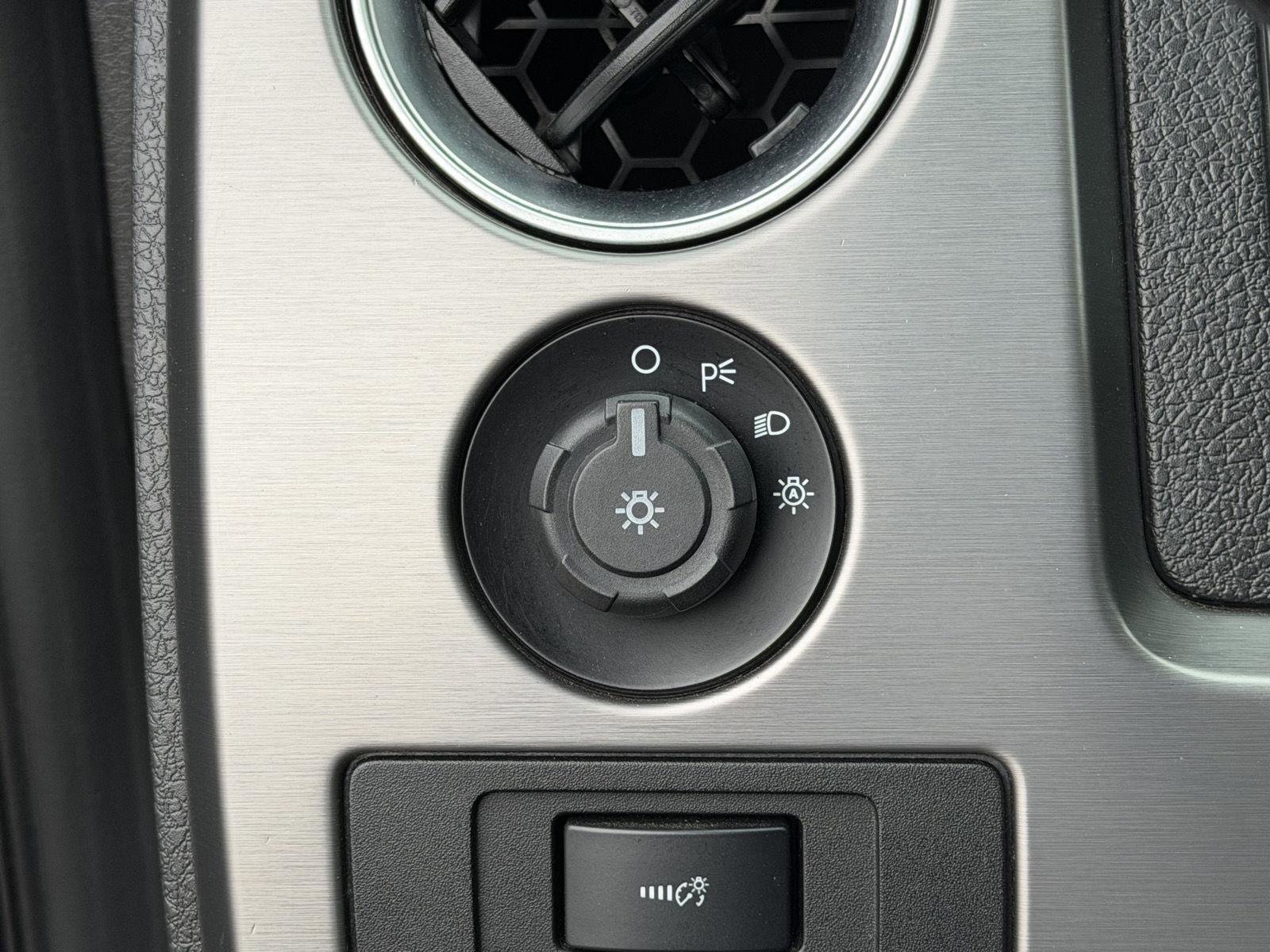 Used 2014 Ford F150 Raptor w/ Equipment Group 801A Luxury AWD/4WD image 28