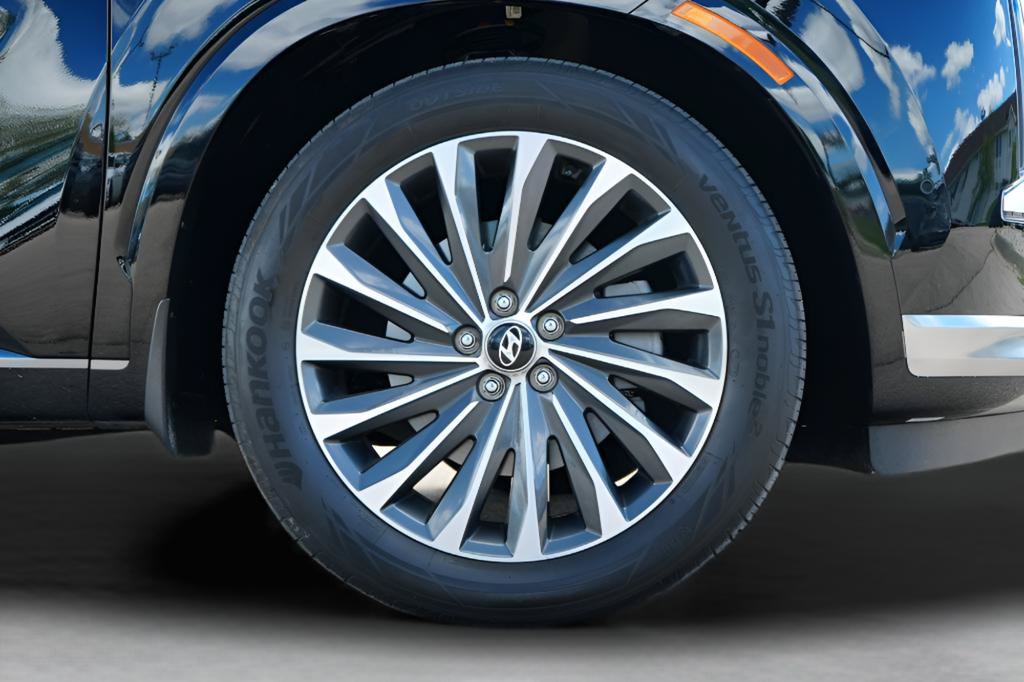 Certified 2024 Hyundai Palisade Calligraphy AWD/4WD image 9