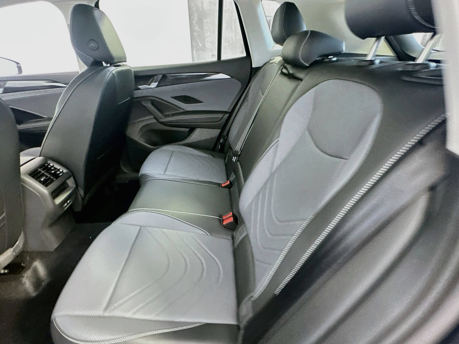 New 2026 Volkswagen Tiguan SE AWD/4WD image 23