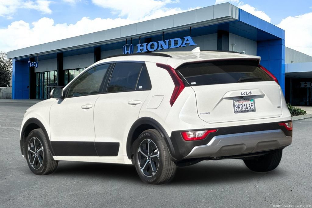 Used 2025 Kia Niro EX FWD image 10