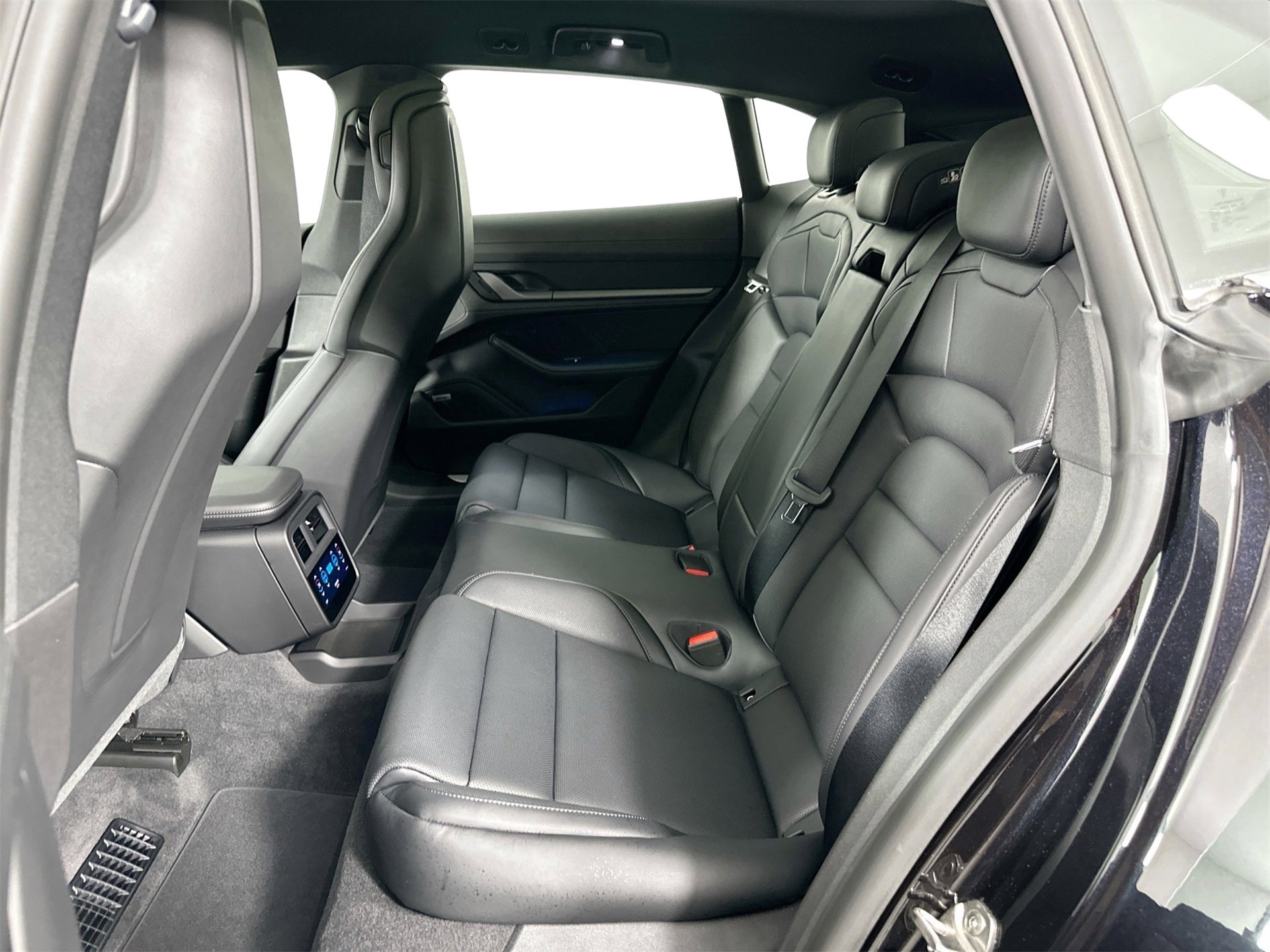 Certified 2025 Porsche Taycan 4S image 17