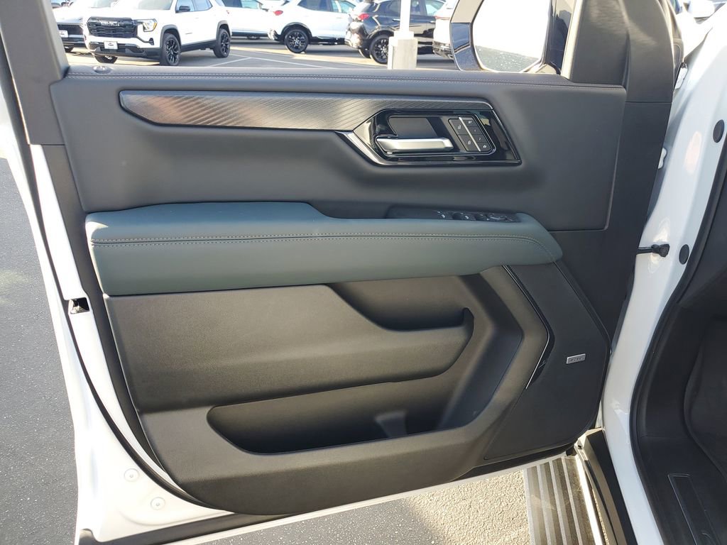 New 2026 GMC Yukon AT4 w/ AT4 Premium Plus Package image 13