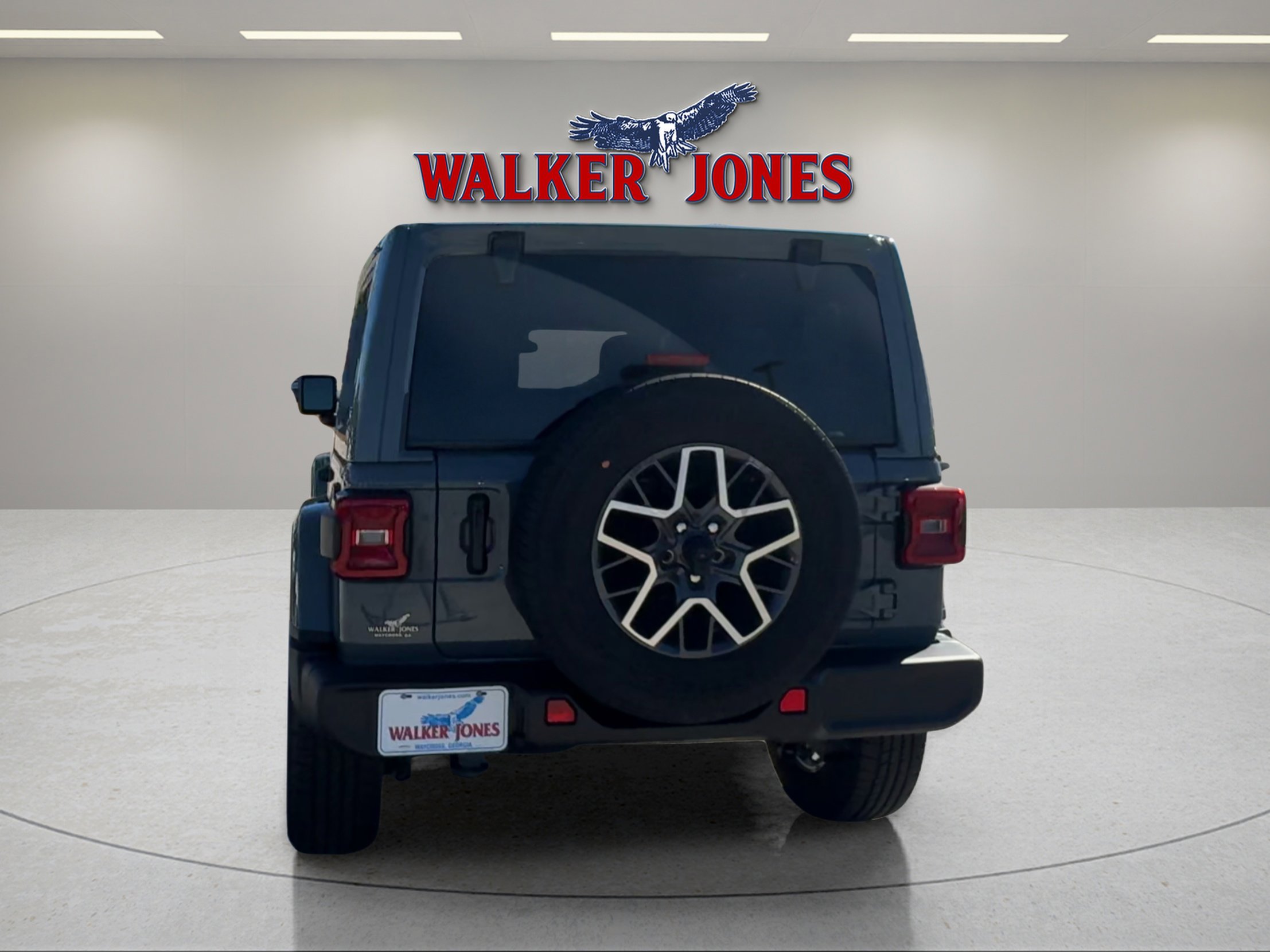 Used 2024 Jeep Wrangler Sahara AWD/4WD image 4