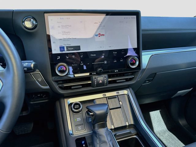 Used 2025 Lexus GX 550 w/ Accessory Package (Z1) AWD/4WD image 30