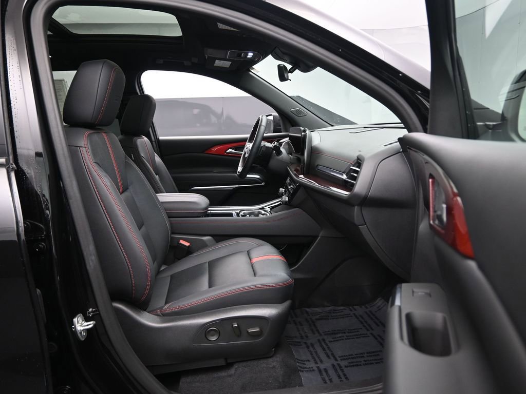 Used 2024 Chevrolet Traverse RS w/ LPO, Floor Liner Package image 33