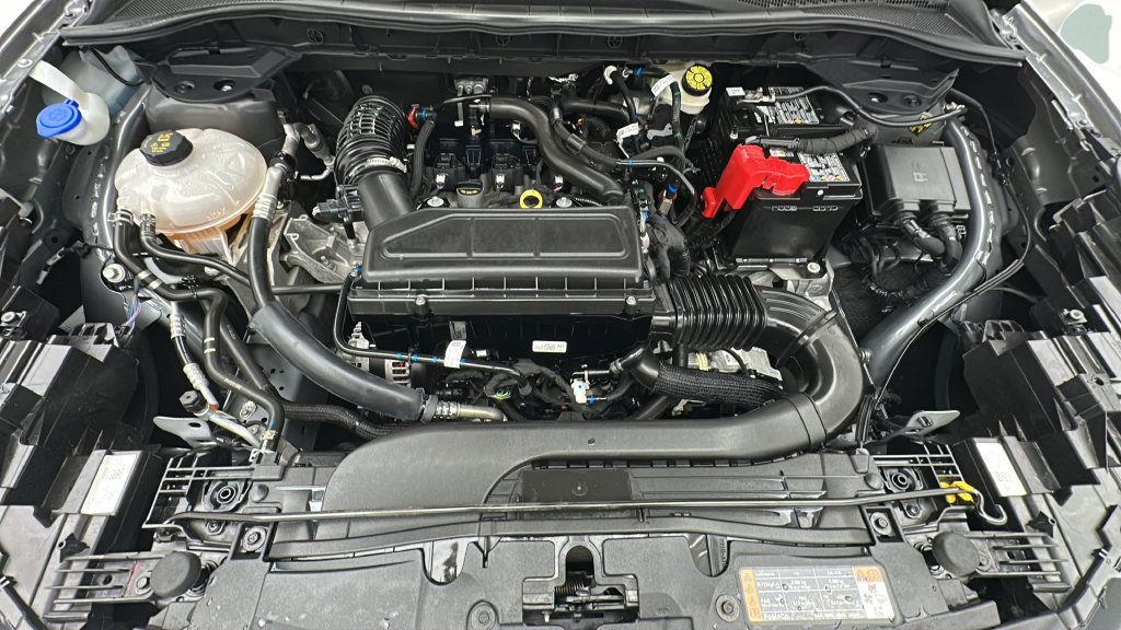 Used 2025 Ford Escape Active AWD/4WD image 22