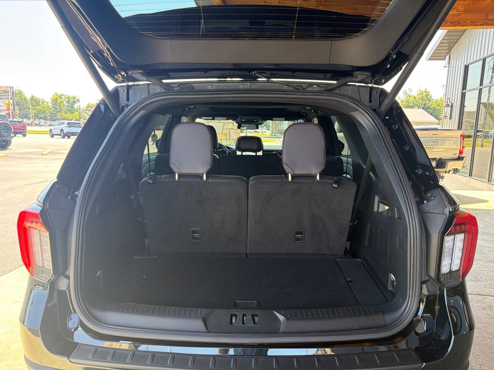 Used 2025 Ford Explorer Platinum AWD/4WD image 20