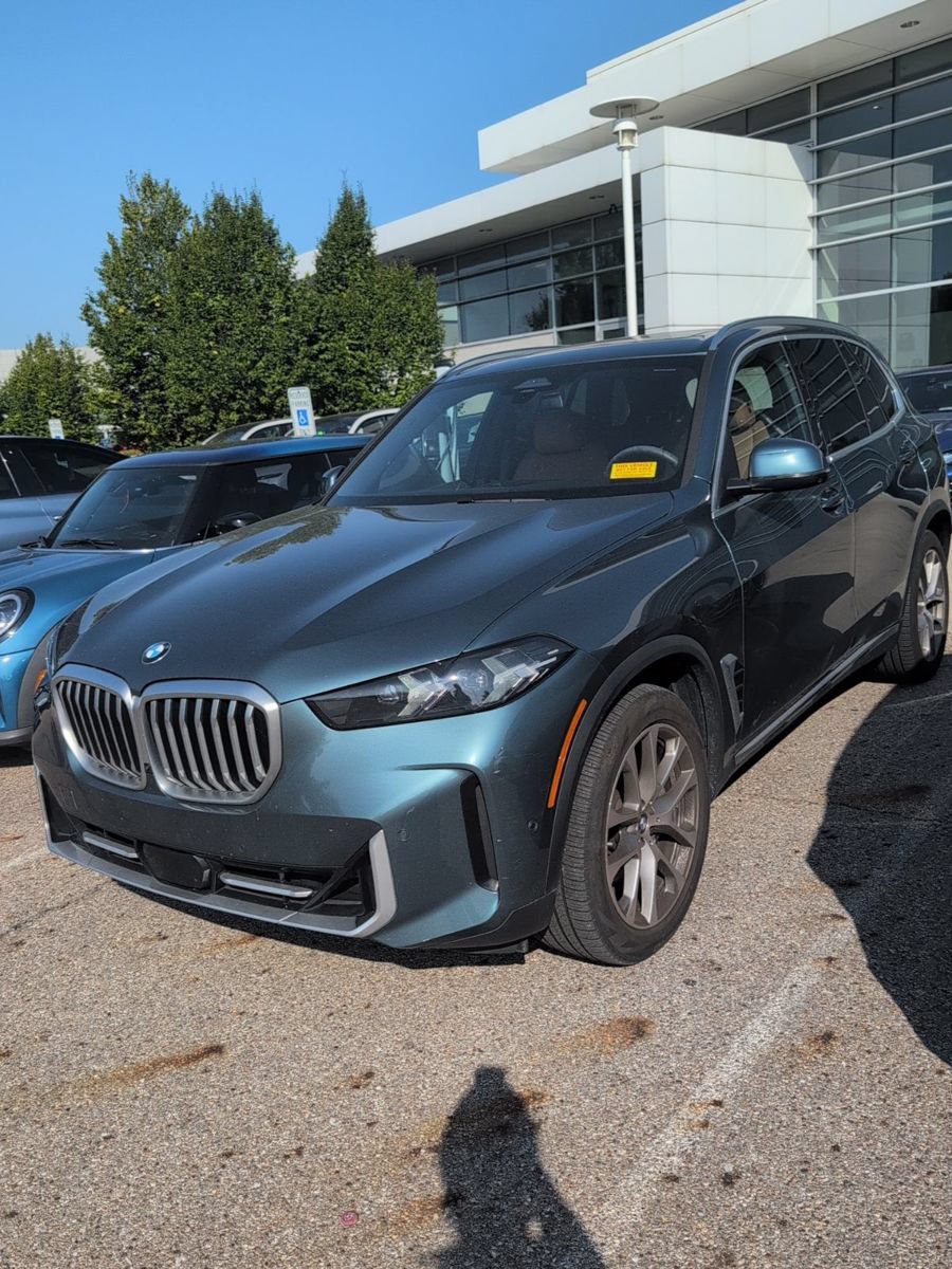 Used 2024 BMW X5 xDrive40i w/ Parking Assistance Package AWD/4WD image 1