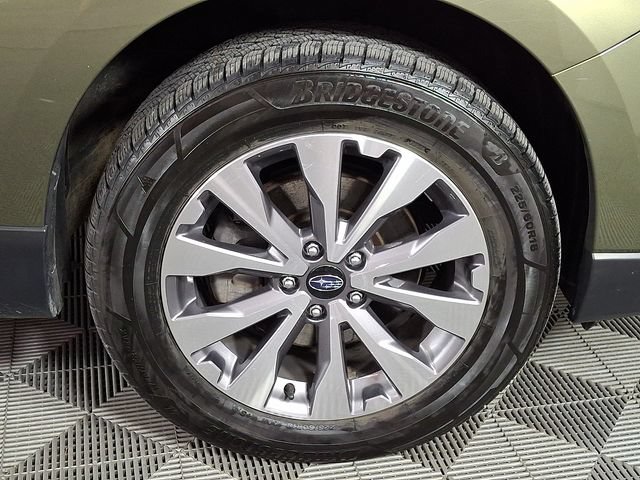 Used 2018 Subaru Outback 3.6R Touring AWD/4WD image 11