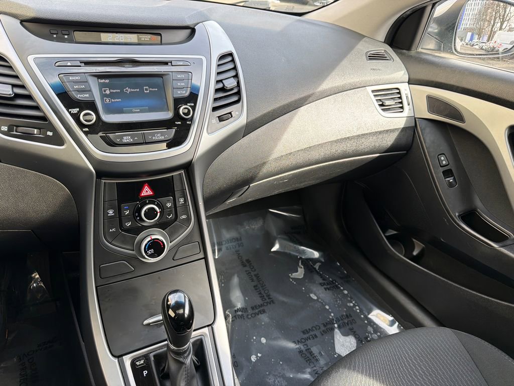 Used 2015 Hyundai Elantra SE w/ Option Group 03 image 21