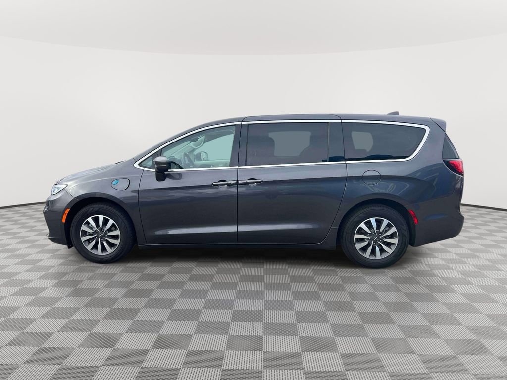 Used 2022 Chrysler Pacifica Touring-L FWD image 8