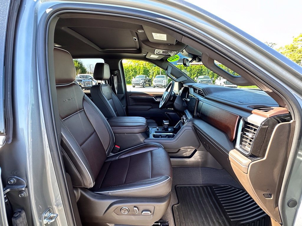 Certified 2025 GMC Sierra 1500 Denali w/ Denali Reserve Package AWD/4WD image 12
