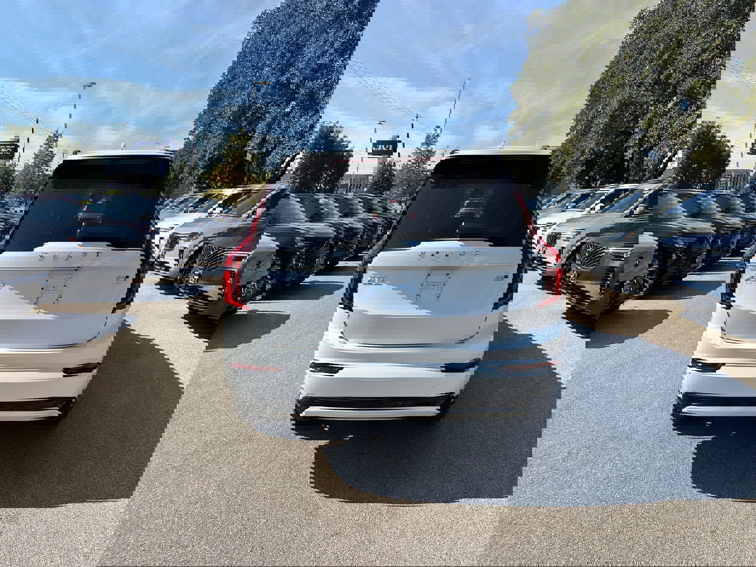 New 2026 Volvo XC90 B6 Ultra w/ Protection Package image 5