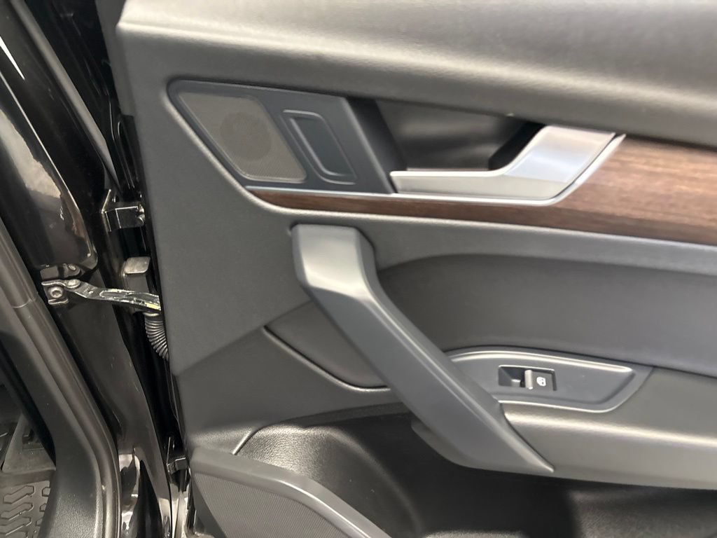 Used 2024 Audi Q5 e Premium w/ Convenience Package AWD/4WD image 28