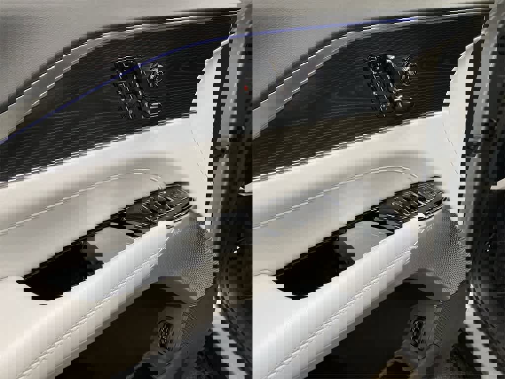 Certified 2025 Cadillac Lyriq Luxury image 15