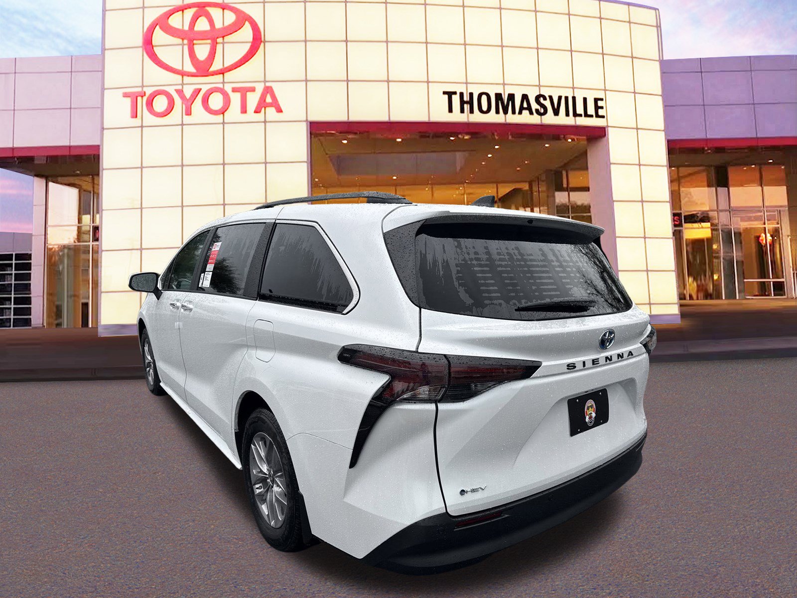 New 2025 Toyota Sienna XLE w/ XLE Plus Package FWD image 6