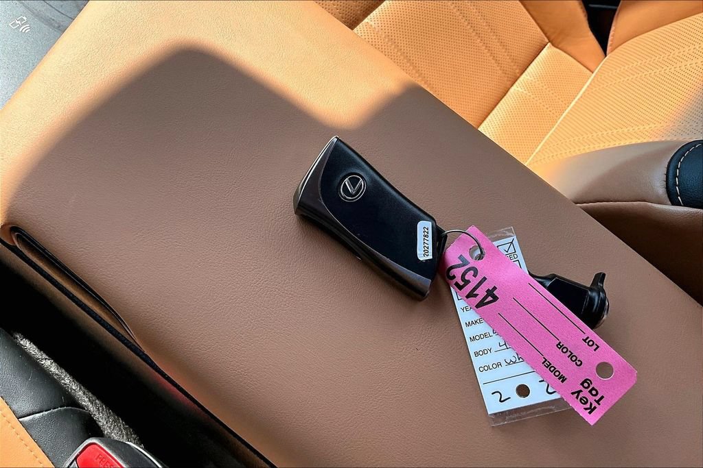 Used 2024 Lexus ES 350 Ultra Luxury w/ Accessory Package (Z2) FWD image 14