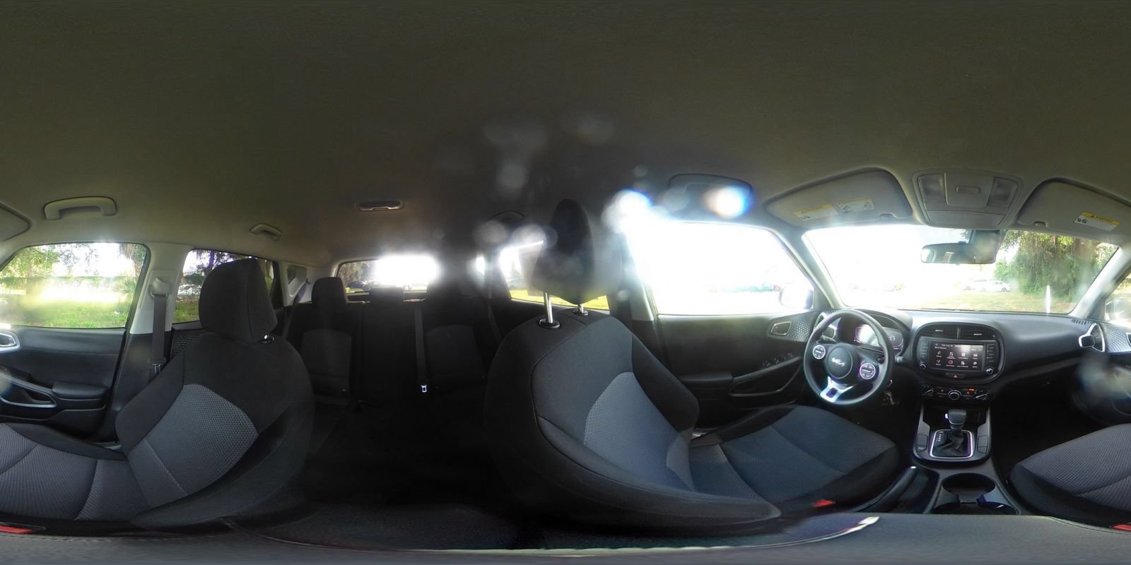 Used 2025 Kia Soul LX w/ LX Technology Package FWD image 40