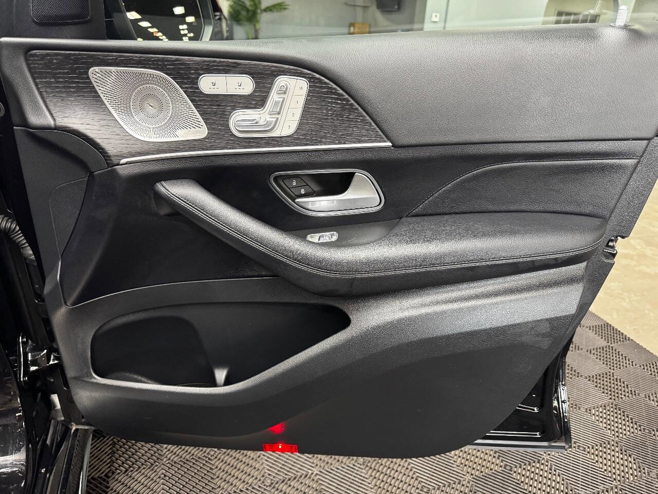 Used 2025 Mercedes-Benz GLS 450 4MATIC image 58