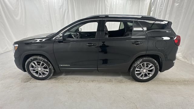 Used 2024 GMC Terrain SLT image 6