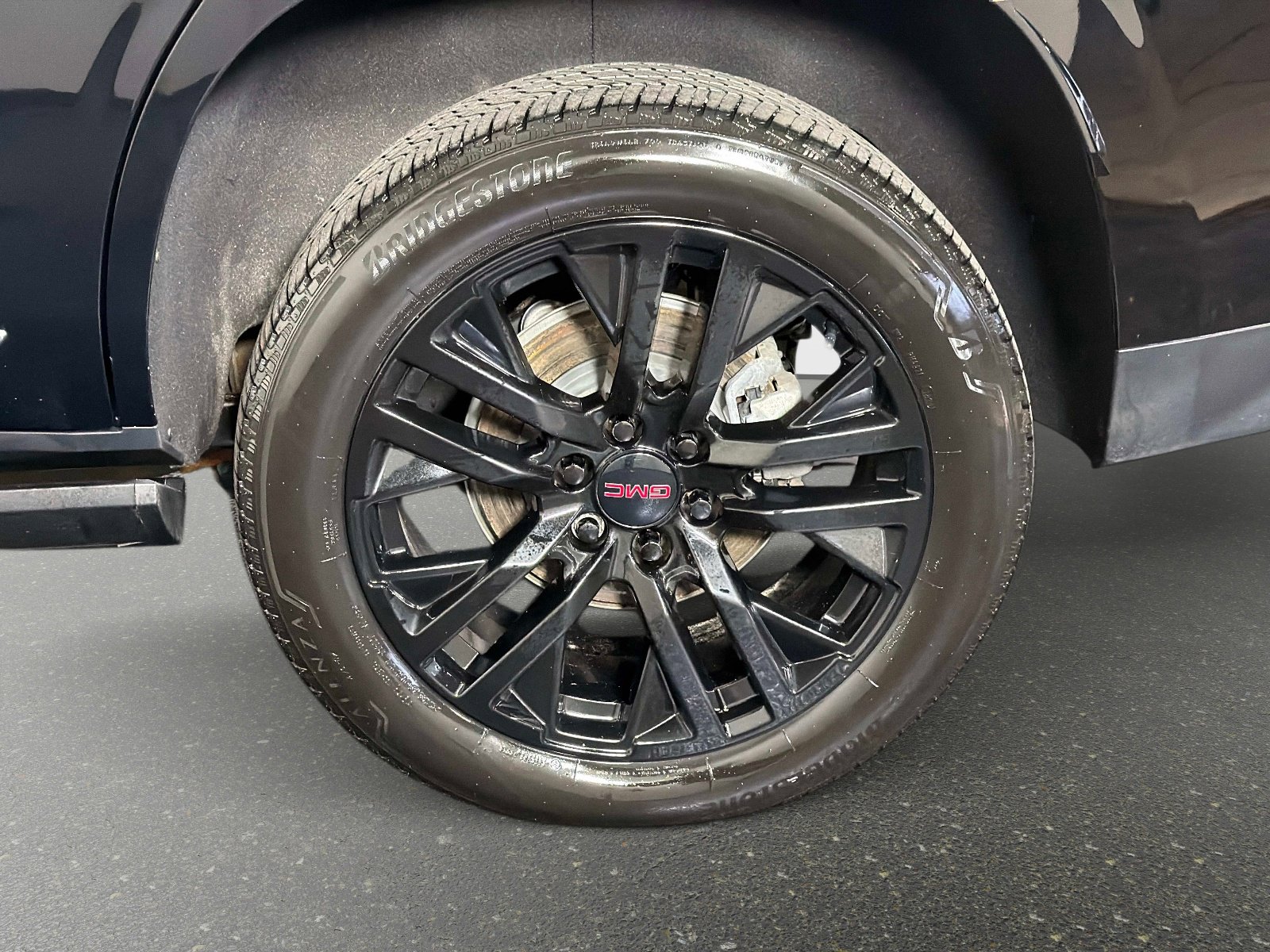 Used 2024 GMC Yukon Denali AWD/4WD image 14